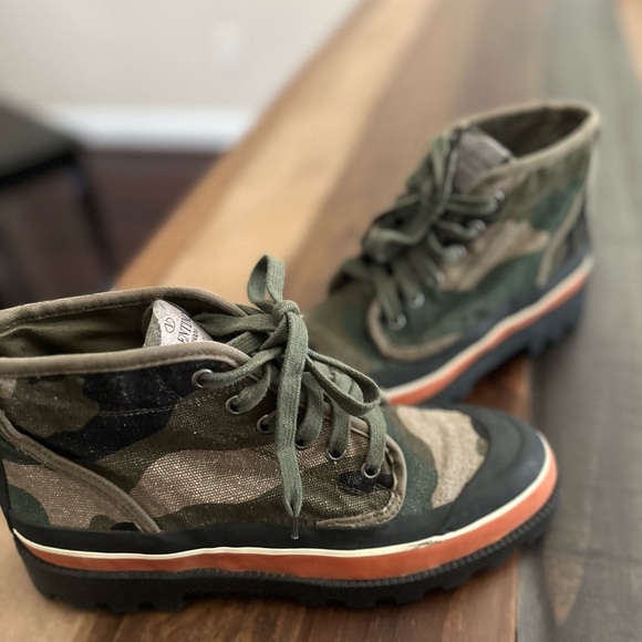 Valentino high top sneakers - Picture 1 of 4